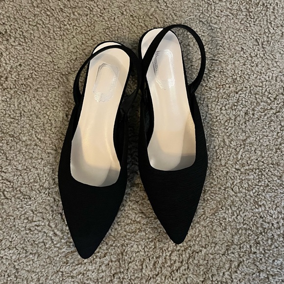 NWOT SHEIN 🖤Black Pointed Toed Sandals with Back Strap - Picture 3 of 8